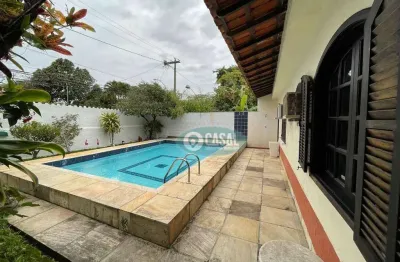 Casa em associação de moradores com 03 quartos com piscina e churrasqueira em itaipu.