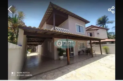 Casa em condomínio com 04 quartos em itaipu com piscina e churrasqueira!