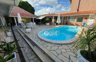Casa em condomínio com 05 quartos, piscina, sauna e churrasqueira em itaipu!