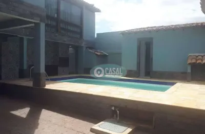 Casa com 05 quartos, piscina, sauna e churrasqueira em piratininga.