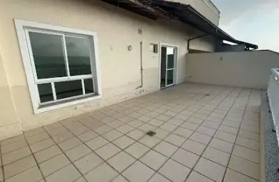 Cobertura com 03 quartos em itaipu pertinho da entrada de itacoatiara.