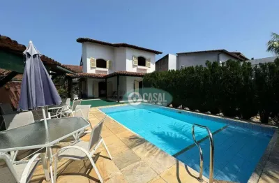 Casa em itaipu com 04 quartos, piscina, sauna e churrasqueira no melhor ponto do itaipu!