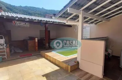 Casa em itaipu com 03 quartos, pisciana e churrasqueira.