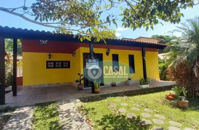 Casa linear em condomínio com 03 quartos, piscina e churrasqueira em várzea das moças - niterói/rj.