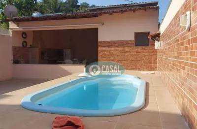Casa linear com 02 quartos, piscina e churrasqueira em itaipu - niterói/rj