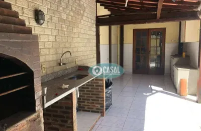 Casa com quintal e 03 quartos em piratininga - niterói/rj!