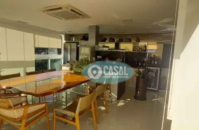 Cobertura com 04 quartos em camboinhas (porteira fechada).