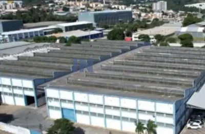 Galpão em jundiaí para locação com 6.200m², 9 docas, escritório, refeitório, 20 vagas para carreta, próximo ao trevo da rodovia anhanguera.