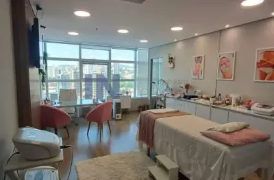 Imperdível oportunidade: sala comercial em condomínio à venda em jundiaí-sp, chácara urbana - 2 salas, 1 banheiro, 1 vaga.