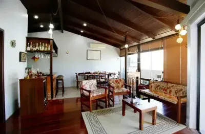 Excelente cobertura 3 quartos, 161m², 2 vagas no menino deus