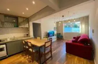 Lindo apartamento à venda no menino deus. silencioso. semi mobiliado.