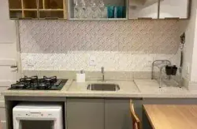 Lindo apartamento à venda no menino deus. silencioso. semi mobiliado.