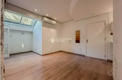 Aconchego, charme e praticidade no coração da cidade baixa!