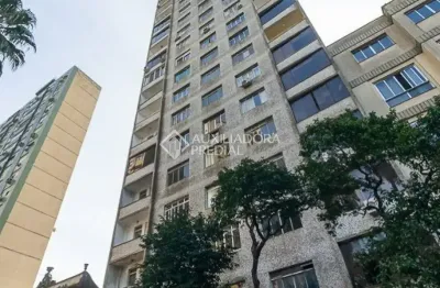 Apartamento amplo e mobiliado com sacada – sol da manhã e portaria 24h