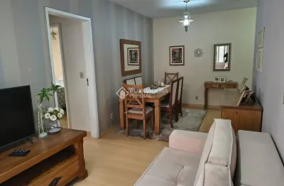 Apartamento de 02 quartos com dependência e vaga escriturada - bairro são joão - porto alegre - rs