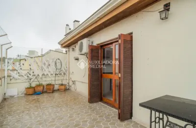 Cobertura na azenha, 150m², 3 quartos, 1 suíte, 2 banheiros