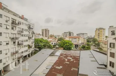 Apartamento 2 dormitórios com closet, vaga coberta e sol da manhã – excelente localização!