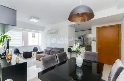 Apartamento mobiliado com suíte, churrasqueira e vaga dupla – excelente localização!