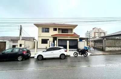 Casa com 6 dormitórios para alugar, 265 m² por r$ 8.533,67/mês - estreito - florianópolis/sc