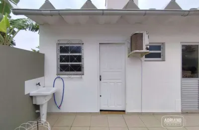 Kitnet para alugar, 13 m² por r$ 1.400,00/mês - capoeiras - florianópolis/sc