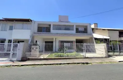 Casa com 7 dormitórios, 400 m² - venda por r$ 1.680.000,00 ou aluguel por r$ 10.224,65/mês - bom abrigo - florianópolis/sc