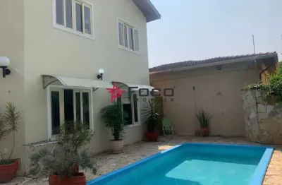 Casa com 6 quartos e edícula, 450m2, no jardim esplanada