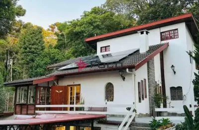 Casa  /  parque das flores / 04 dormitórios / 02 suíte / 400m²te / 350m²ac / campos do jordão