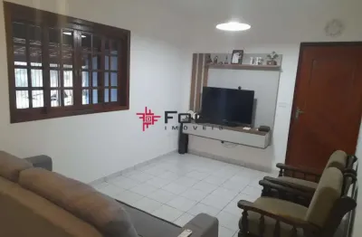 Casa á venda com 2 dormitórios - 135m² - vila das flores