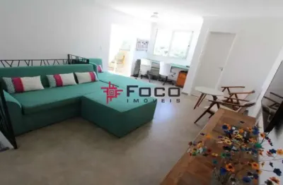 Apartamento cobertura duplex / 03 dormitórios sendo 1 suite / condomínio campos de savoya / 110 m² de área construída / são josé dos campos