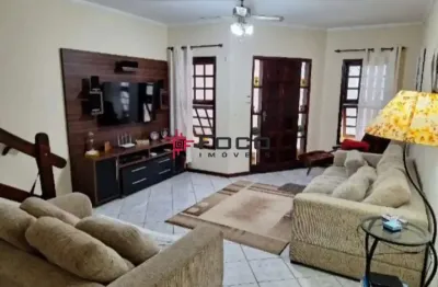 Casa  / jardim altos de santana ii  / 03 dormitórios / 01 suíte / 187m²te / 214m²ac / jacareí