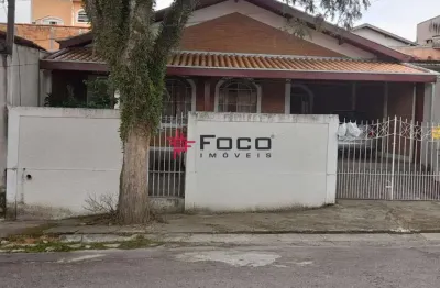 Casa com 3 quartos à venda na Rua dos Curiós, Jardim Uirá, São José dos Campos