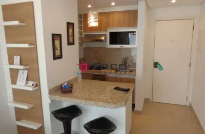 Flat reformado - Edifício Space Valley Summit Flat Service - Jardim São Dimas - 52m². Andar alto e vista livre.