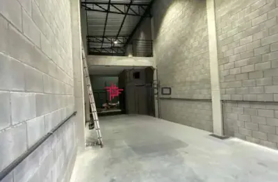 Galpão Comercial com 130m² a Venda / Torrão de Ouro / São José dos Campos