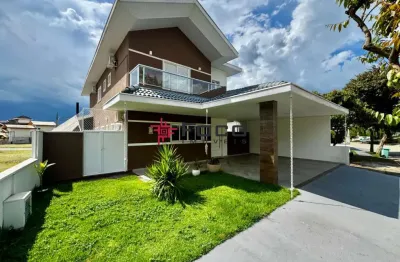 Sobrado - Condomínio Floradas Paratehy - Urbanova - 03 dormitórios - 220m²