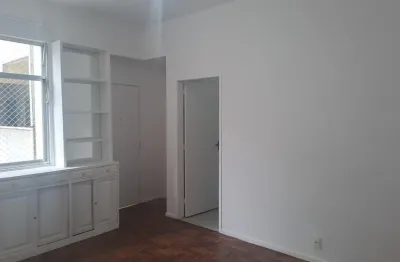 Lindo apartamento em copacabana 3 quartos  com  vaga de garagem