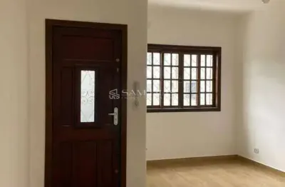 Casa reformada em vila fechada com 120m², 2 dorms, 3 banheiros e 1 vaga - ao lado do metrô bresser/mooca