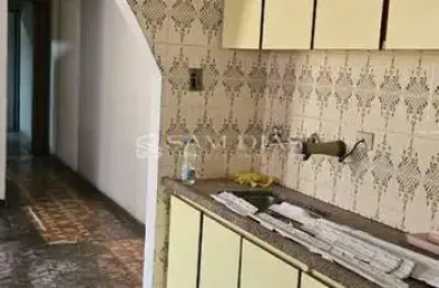 Sobrado Amplo com 3 Dormitórios e 2 Banheiros no Cambuci – 144 m² por R$ 530.000