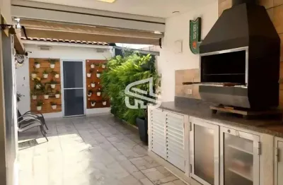 Casa com quintal,  3 quartos no coração do brás – próxima ao metrô!