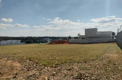Terreno 537m² com 19m de frente cond fazenda santa lúcia americana