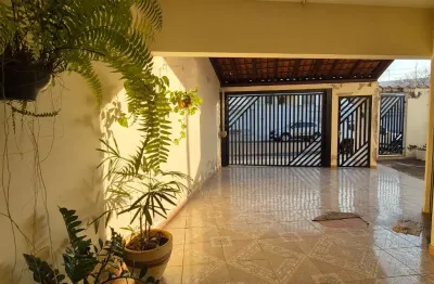 Sobrado com em terreno com 13m de frente + espaço comercial / escritorio