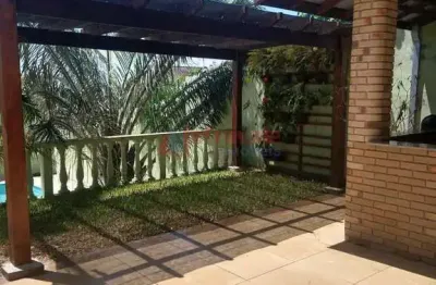 Sobrado com 3 quartos, jardim terras de são joão, jacareí - r$ 1.27 mi, cod: 5215
