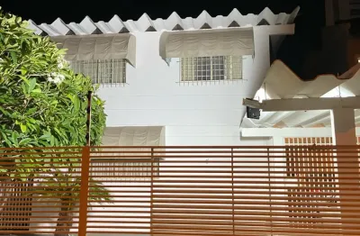 Casa com 193m2 e terreno de 360 m2 comercial ou residencial