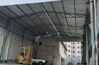 Galpão com 460 metros e 2 sobrados para moradia próximo ao metro tamanduateí