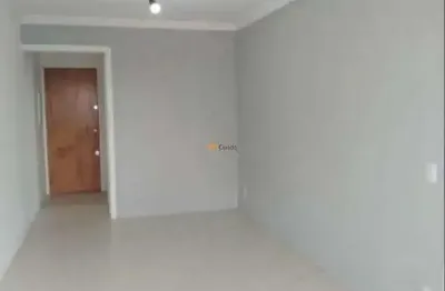Apartamento à venda 3 dormitórios sendo 1 suíte, 3 banheiros, 1 vaga de garagem.