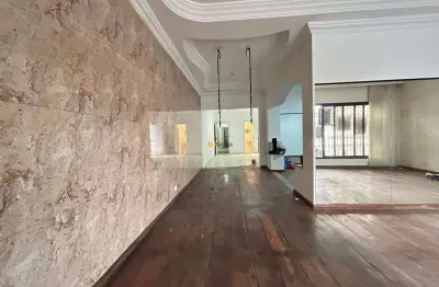 Casa térrea comercial/ residencial - locação - 6 salas - 3 vagas de garagem - ipiranga.