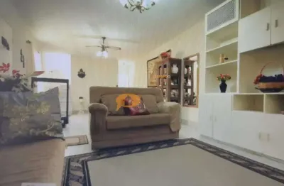 Sobrado à venda com 155 de área útil, 2 suítes, 2 vagas no ipiranga