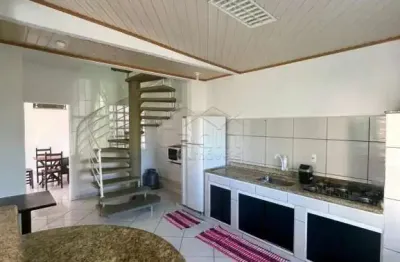 Sobrado a venda 03 dormitórios, r$845.000,00 , bairro meia praia em navegantes!