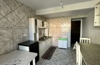 Sobrado de 03 dormitórios, 150 metros do mar, gravatá, r$650.000,00, navegantes/sc
