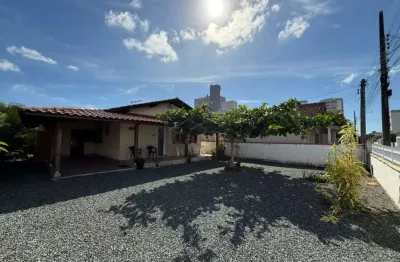 Casa 02 dormitórios à venda, r$765.000,00 bairro gravatá em navegantes