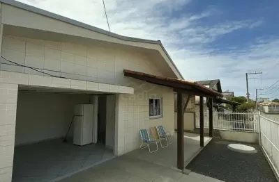 Casa averbada 02 dormitórios, r$539.000,00 bairro gravata em navegantes